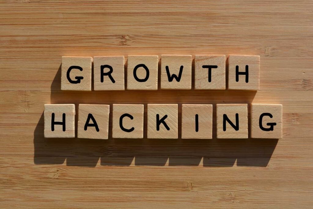 Primavera del Rinnovamento Digitale 7 Growth-Hacking-scritto-su-dei-cubetti-in-legno