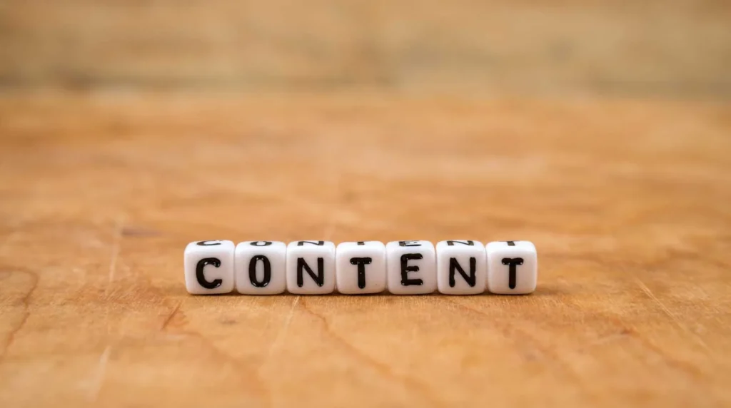 Content Curation dadi con la dicitura CONTENT
