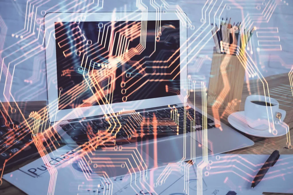 Cambiamento nel Settore Digitale immagine concettuale di un computer portatile con lo schema di una piastra madre