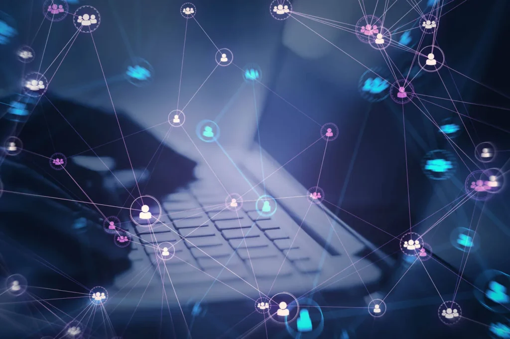 Network Marketing. Costruire Rete e Relazioni 3 Network Marketing immagine concettuale comune l'icone social collegate tra loro e sullo sfondo un computer