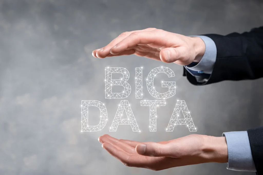 Big Data mani che contengono il testo big data