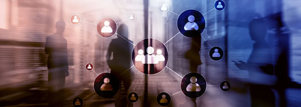 Lead Generation Tattiche e Strategie 2 Lead Generation immagine concettuale con pellicola in primo piano e per le persone sfuocate sullo sfondo