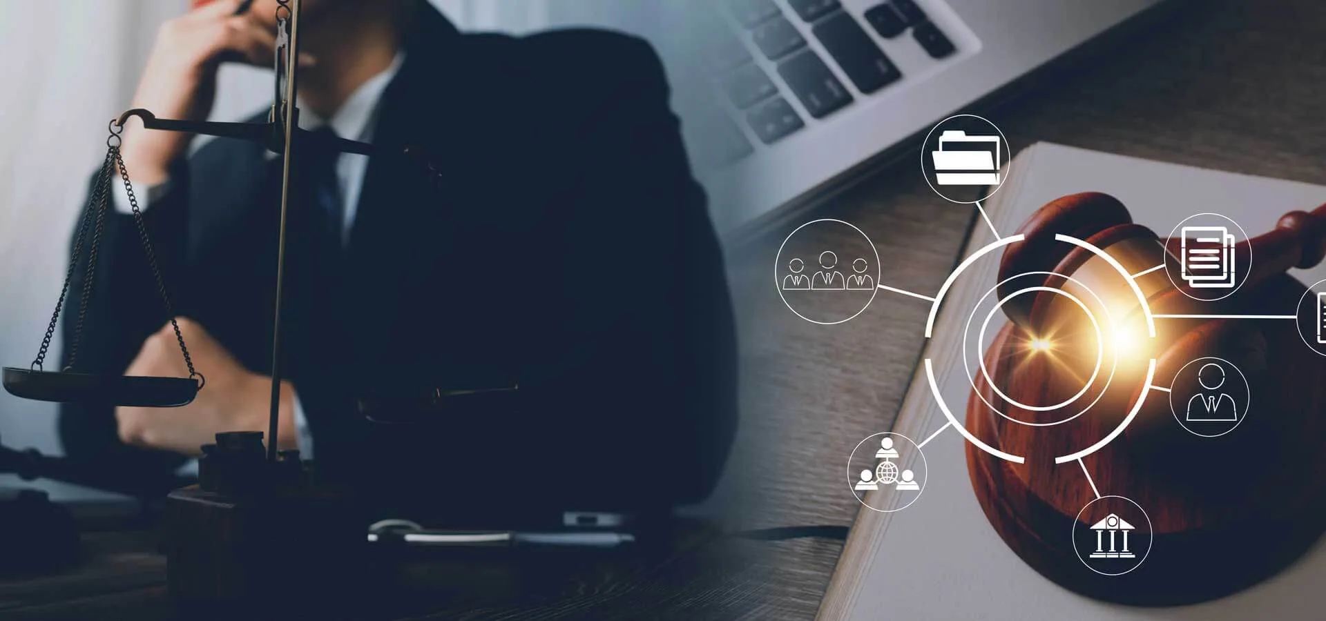 Benefici della Digitalizzazione avvocato sullo sfondo e in primo piano il martello e la bilancia simboli della giustizia