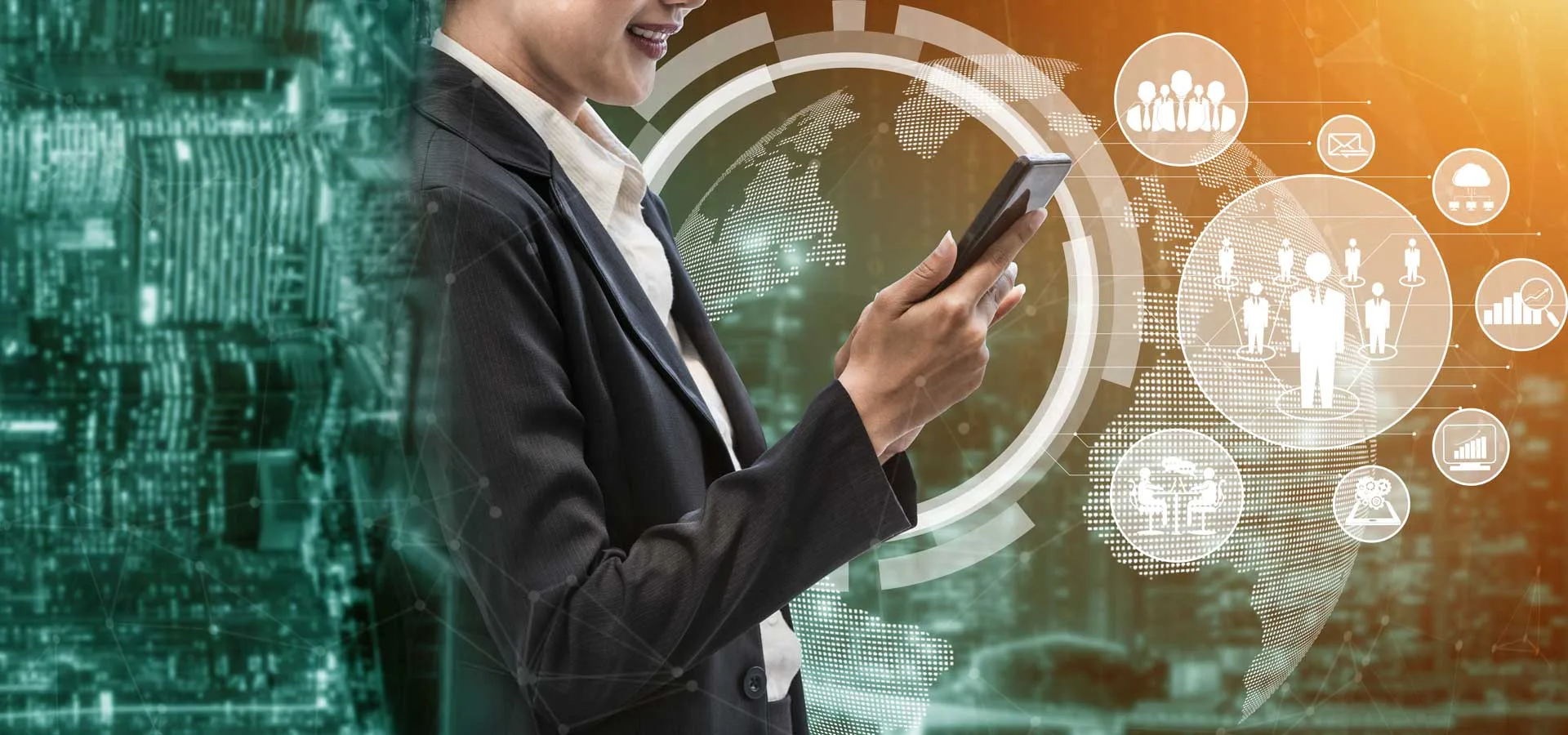 Benefici della Digitalizzazione 1 Benefici della Digitalizzazione ragazza con cellulare in mano e sullo sfondo un mondo colorato