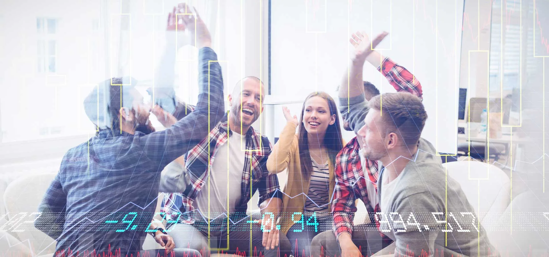 Fare rete durante le Feste 5 Fare rete durante le Feste gruppo di amici che battono i 5 durante una festa