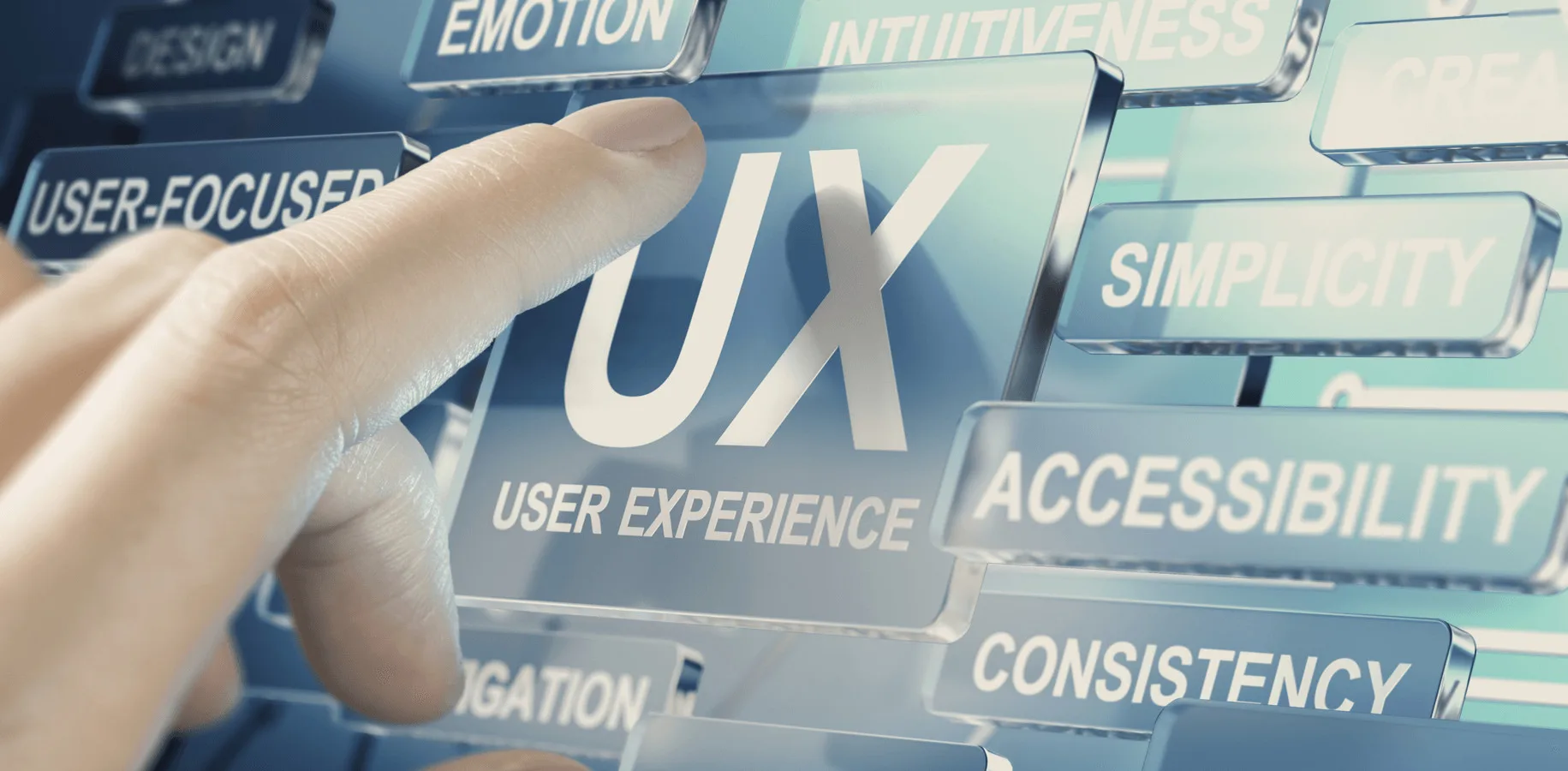 User Experience mano che digita un tasto UX