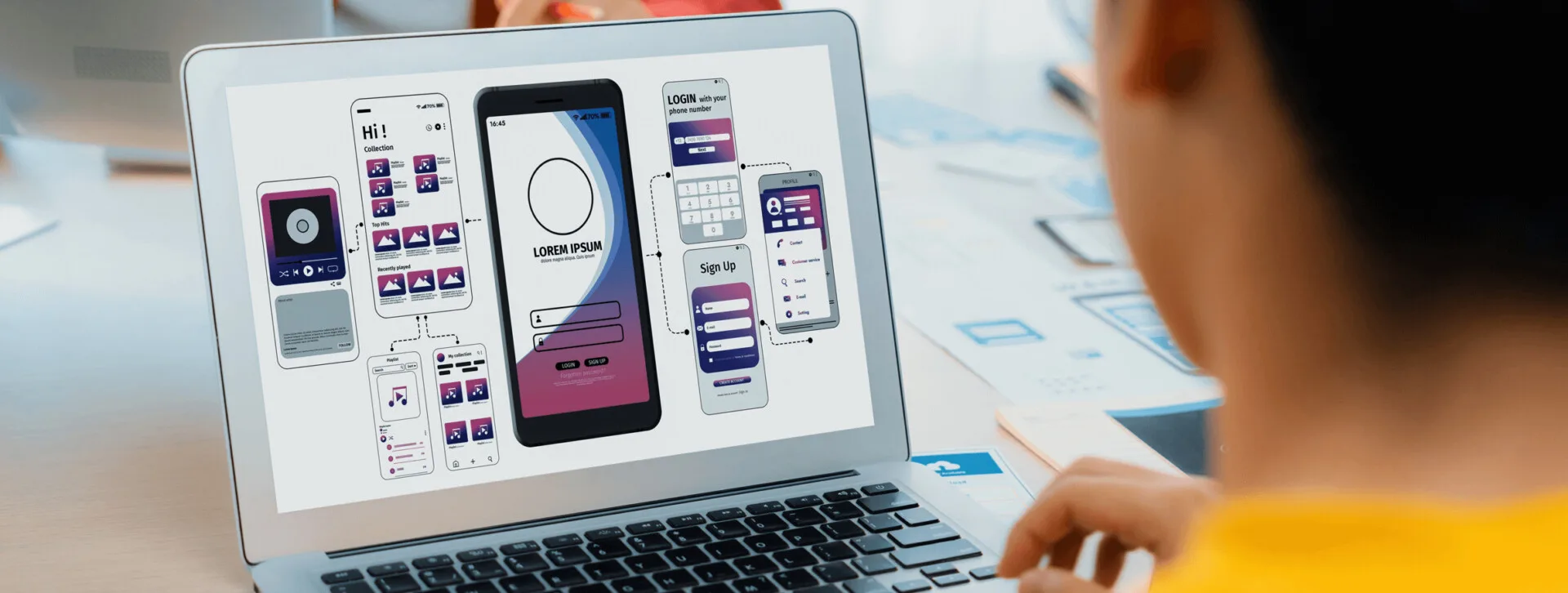 User Experience. Migliorare il Sito Web 2 User Experience ragazzo al computer che disegna un template per un sito web su cellulare